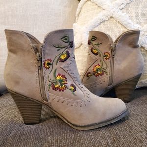 MIA embroidered booties